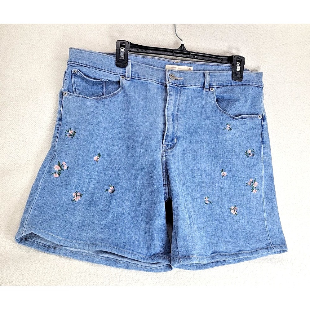 Upcycled Levi's‎ Classic Denim Shorts Size 32 (36") Women's Floral Embroidery